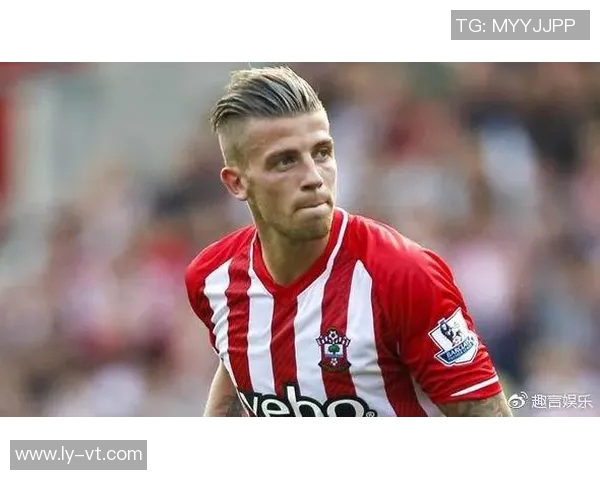 足球场上的邂逅与心动:球星们如何用魅力与技巧搭讪心仪对象